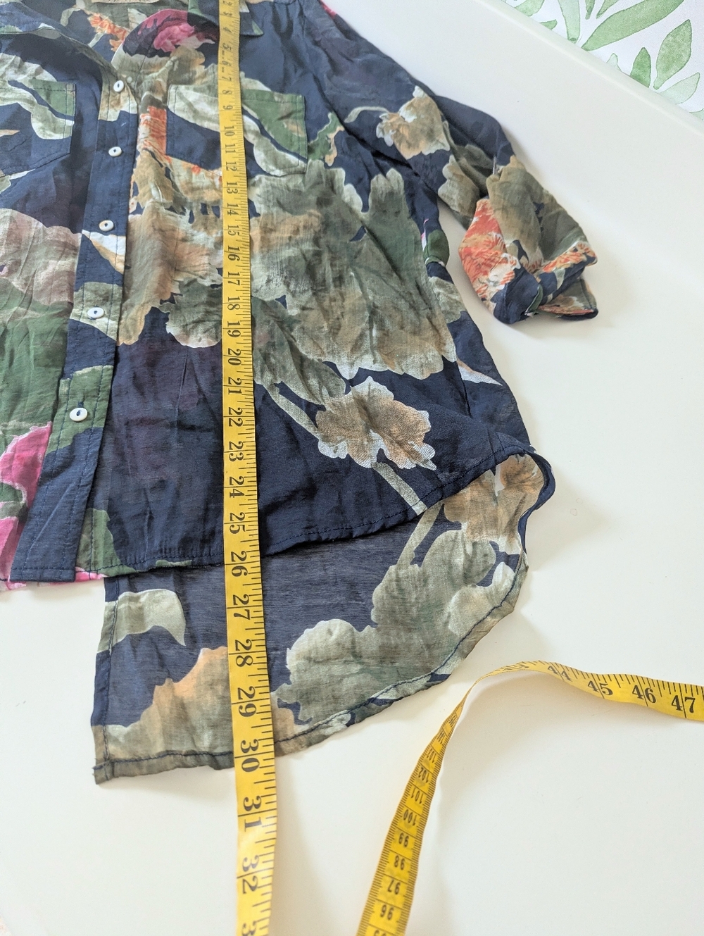 Lightweight Dark Navy Floral Button-Up Shirt Life Style Sheer Lightweight Medium - Picture 7 of 8